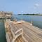 Waterfront, dock, Hot tub, kayaks, King Bedroom with amazing views, RELAXATION, 2 miles to the beach