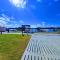Waterfront, dock, Hot tub, kayaks, King Bedroom with amazing views, RELAXATION, 2 miles to the beach