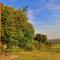 Peaceful Mountain Cottage :Hikes/Boma/Animals/Pool