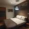 Chambre double accueillante avec douche privative - Écully