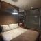 Chambre double accueillante avec douche privative