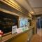 F1 Hotel