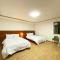 F1 Hotel