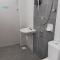 UG Homestay BP - Netflix & 4 Air-Con Rooms