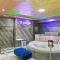 Hidden Gem Lt Properties Jaccuzi bath massage chair Superkingsize bed Parking available