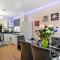 Lt Properties Unique Bungalow style Spacious one bedroom Apartment in Luton Town centre super size round bed Netflix - Luton