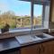 Romantic rural cottage, log burner, Sky tv early check in ,large gardens - Llangefni