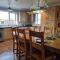 Romantic rural cottage, log burner, Sky tv early check in ,large gardens - Llangefni