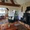 Romantic rural cottage, log burner, Sky tv early check in ,large gardens - Llangefni
