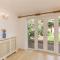 The Cottage on the Beach - Sleeps 7 - Large Garden