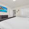 Modern Home - 6 Bedrooms With Private Pool & Spa 10 Minutes to Disney