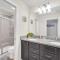 Modern Home - 6 Bedrooms With Private Pool & Spa 10 Minutes to Disney