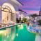 New and spacious villa with 3 private bedrooms and swimming pool, 5 minutes to Han river, free parking - دا نانغ