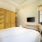 New and spacious villa with 3 private bedrooms and swimming pool, 5 minutes to Han river, free parking - دا نانغ