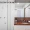 Spectacular Darling Harbour View Apartment & Parking