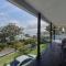 Newly Renovated Hyams Beach Cottage
