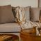 Voyage's Stylish 1br At Waters Edge - Abu Dhabi