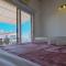 STAY Crystal Waves Maisonette