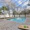 Updated Home w Heated Pool, Near Beaches - Five-Bedroom House - 塔彭斯普林斯