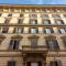 Elegant and spacious apartment, Vespasiano 9