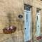 Juliet Cottage, late Georgian treasure, charming, cosy and historic, only a short walk to Alnwick Castle