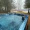 Lovely waterfront private cottage with hot tube - Head Lake