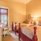 New Listing! Habersham Flat - Sleeps 4 Walking Distance to Pool and Market St