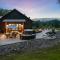 Secluded Beauty with Hot Tub & Views