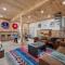 New & Stunning Chalet! Renod, Hot-Tub, Barrel Sauna, Slope Views, Fire Pit