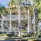 Couples Retreat, Walk to waterfront, shops and restaurants!