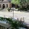 Couples Retreat, Walk to waterfront, shops and restaurants!