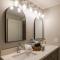 Riverside Condos by Fernie Central Reservations - 弗尼