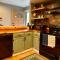 Near Yosemite, A Tranquil Getaway with Creek Frontage - Oakhurst