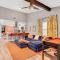 Groovy Funhouse Getaway - 4 bdrm near Legoland