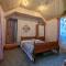 Golden Hopes Group of Houseboats