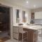 Chambre double accueillante avec douche privative