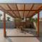 StayVistas Brookvale Cottage - Dive into tranquility with pool view and gazebo