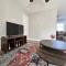 Modern 2-story apt w/ high speed Wi-Fi & Patio! - Charlotte
