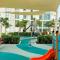 Beachfront Bliss - Apartment with Pool and Premium Amenities - Dubaj