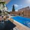 Flos Apartments