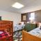 Pennsylvania Escape with Hot Tub, Deck, and Fire Pit!