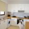Modern 2bd appartment near mall- Internet 1Gbps