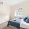 2 Bedroom Apartment, Business & Contractors, FREE Parking & Netflix By REDWOOD STAYS - Basingstoke
