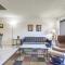 Walk to Dtwn Palm Springs Condo with Pool Access - Палм-Спрінгз