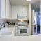 Walk to Dtwn Palm Springs Condo with Pool Access - Палм-Спрінгз