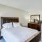 Walk to Dtwn Palm Springs Condo with Pool Access - Палм-Спрінгз