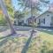 Walk to Beach Myrtle Beach Home with Saltwater Pool - 默特尔比奇