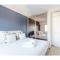 Bright 2 Bed Apt in Cannes, 10 min to Palais - Канни