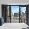 Wake to Yarra River Views, Flinders St CBD