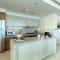 Capital Stay - 4 Bed Apt in Beachfront Palm Jumeriah
